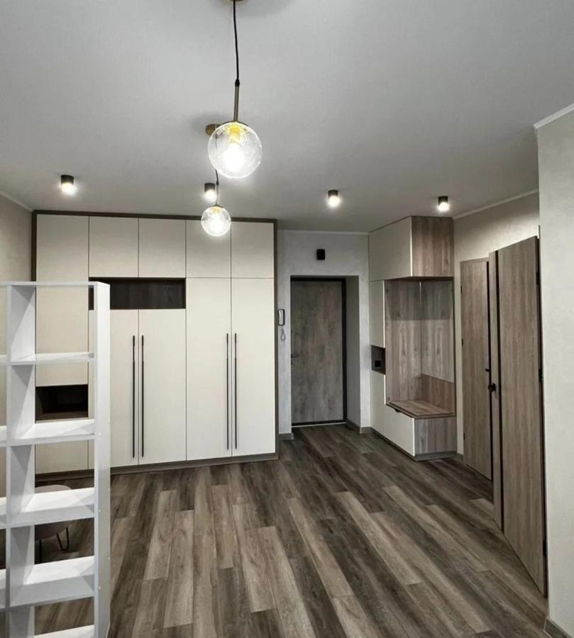 Apartment Dream Town,залізничний вокзал Lutsk