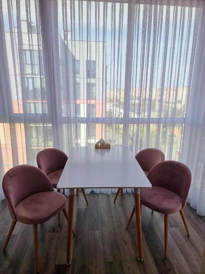 Dream Town,залізничний вокзал Apartment *